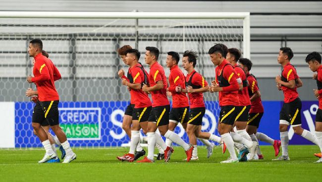 上半场补时1分钟，多特1-1美因茨。